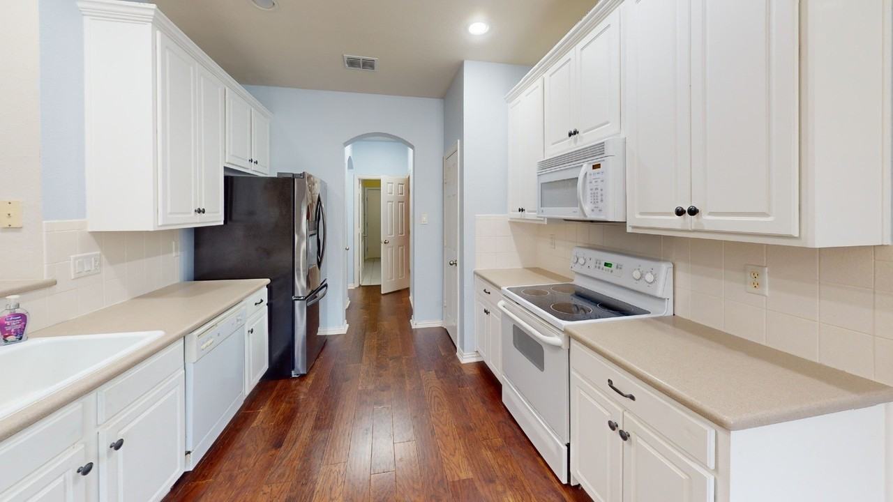 1828 Branch Trl - Photo 3 of 16