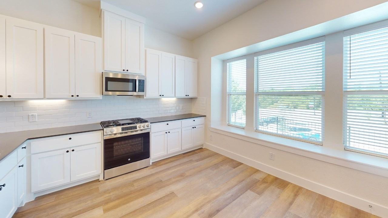 247 Mule Deer Mews - Photo 4 of 21