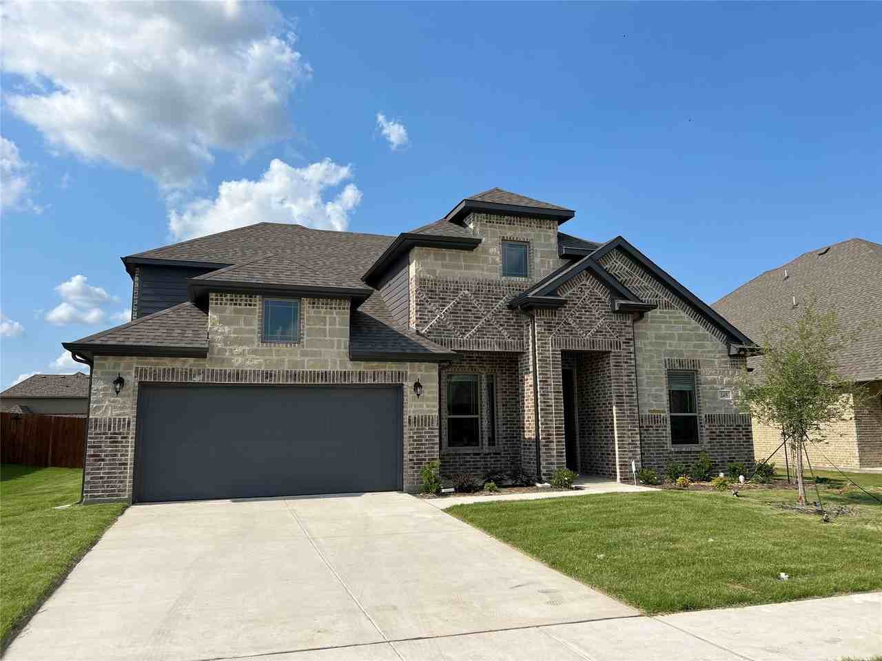 249 Lillian Ln - Photo 3 of 34