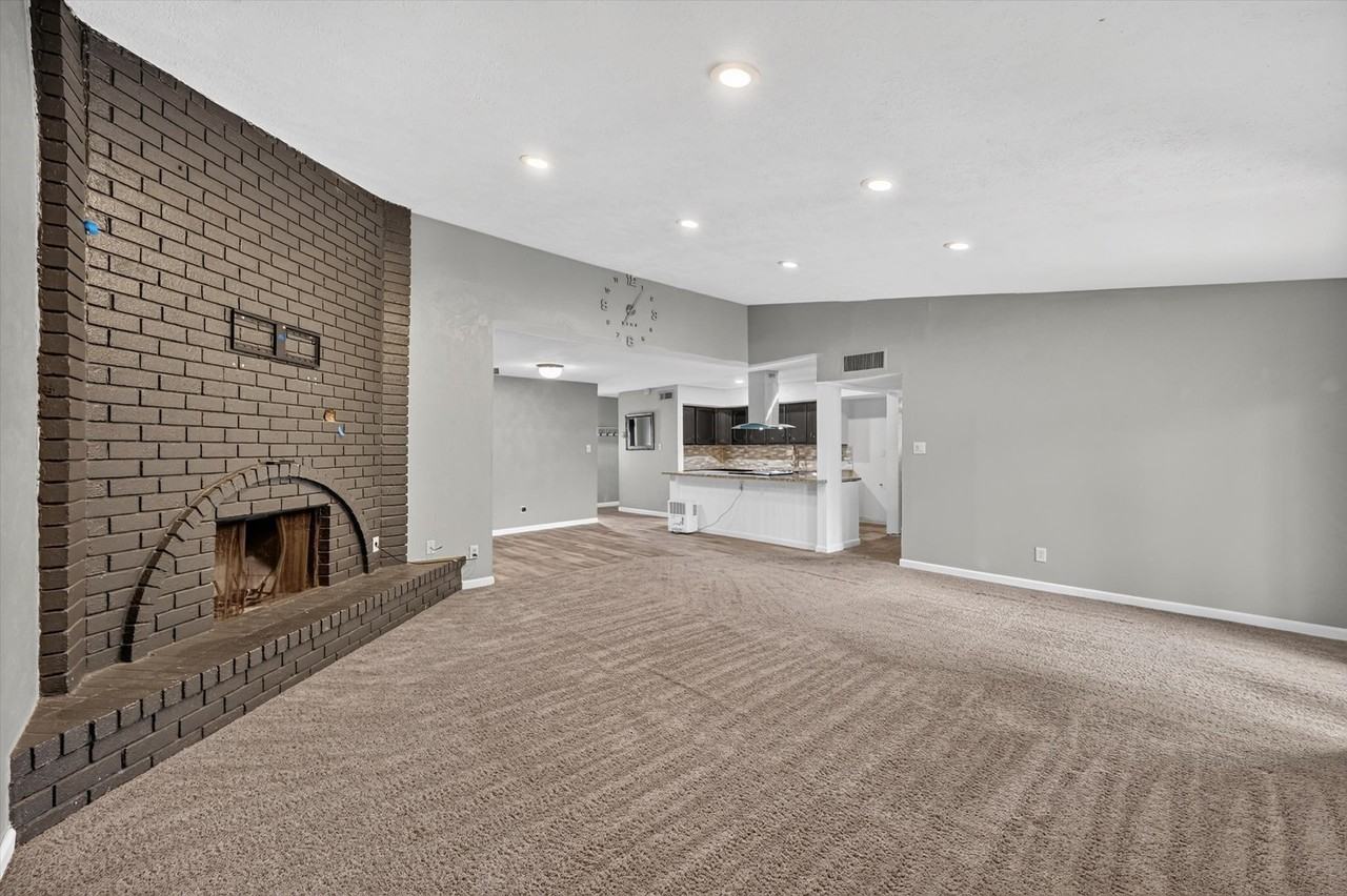 704 Levelland Dr - Photo 5 of 21