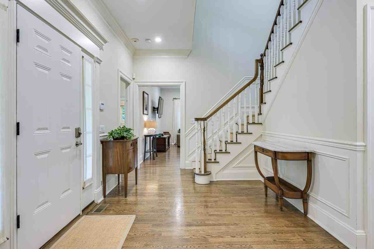 19 Arbutus Rd - Photo 5 of 37