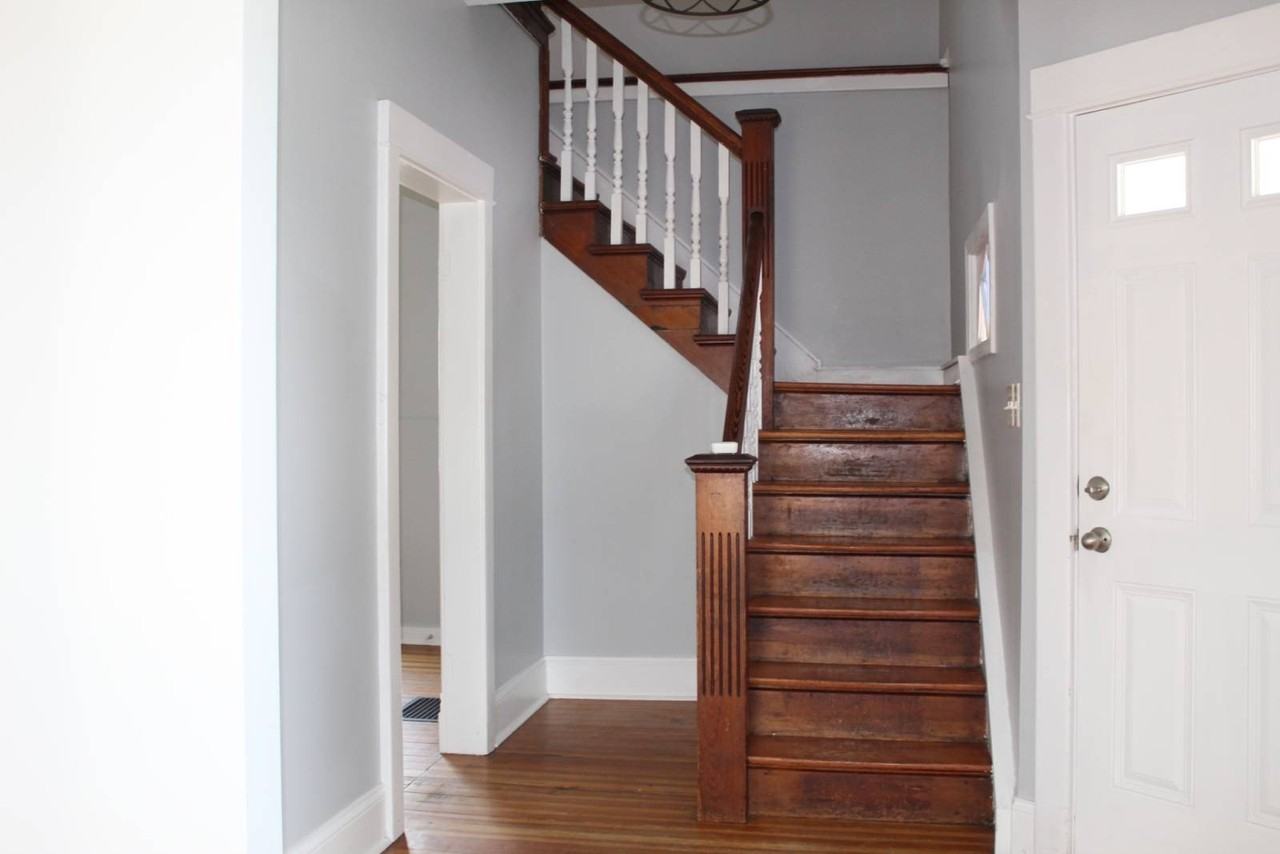 553 11th St - Photo 5 of 8