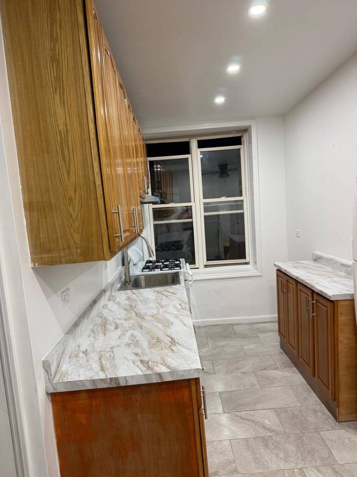 351 E 91st St #2 - Photo 2 of 10