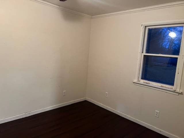 328 11th SE St - Photo 3 of 6