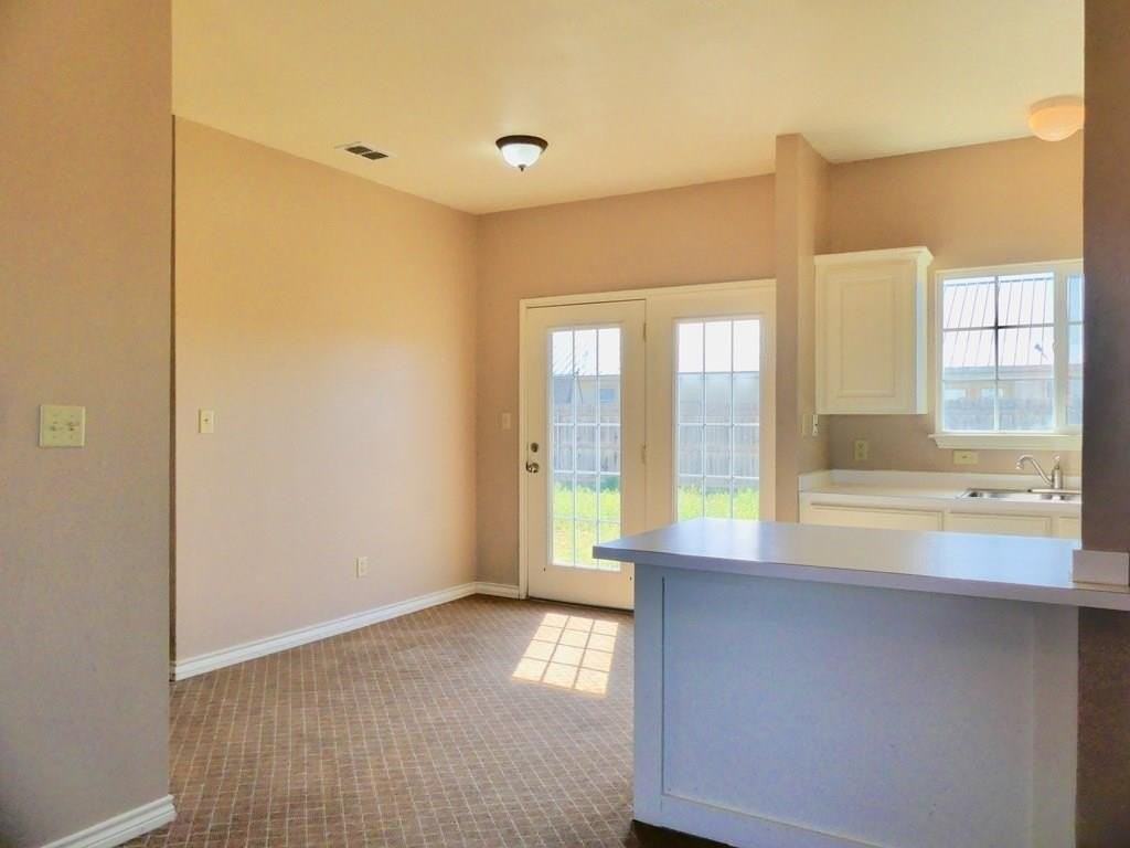 1101 Sw 2nd St #A - Photo 5 of 13