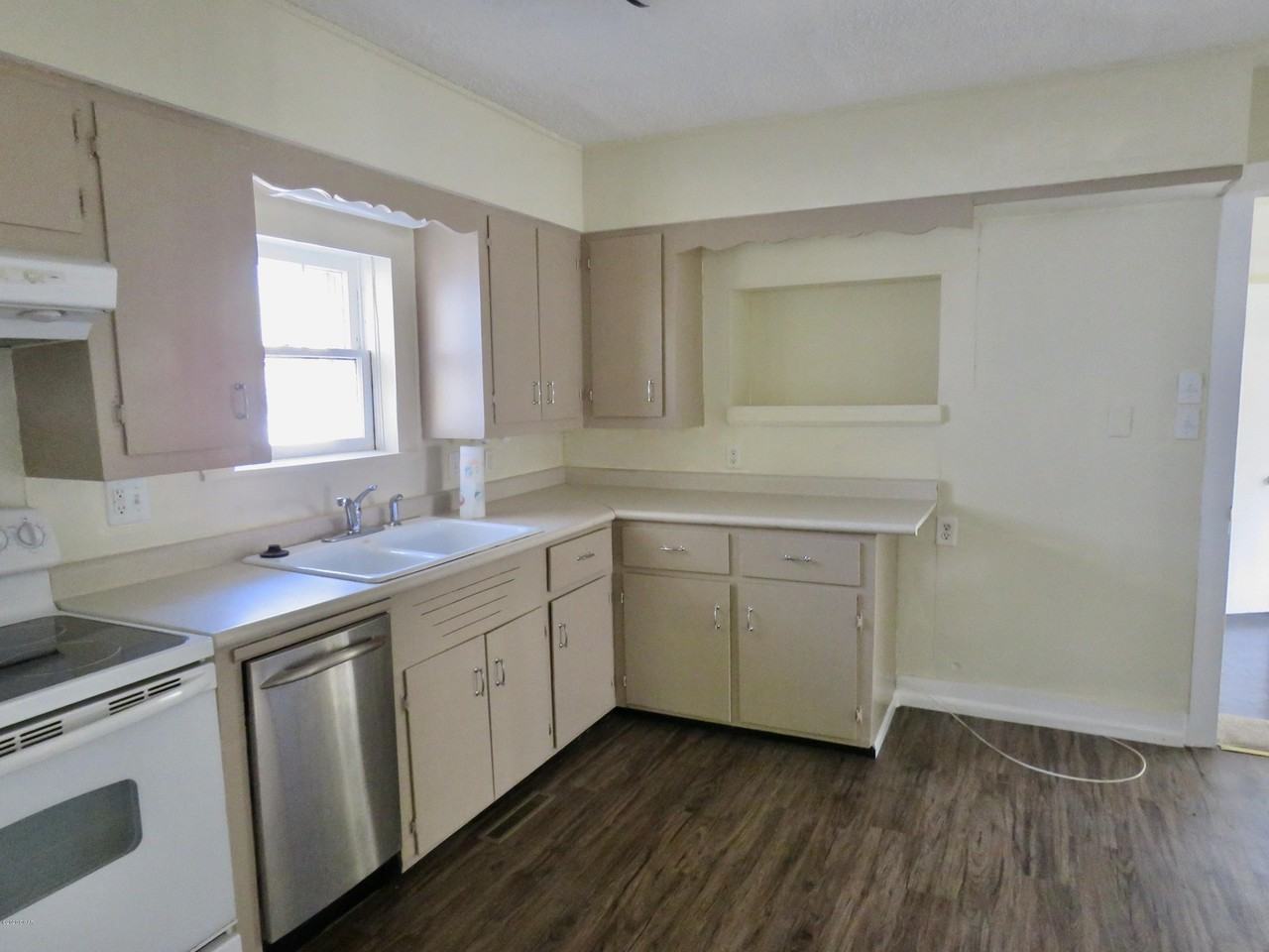 509 S Park Ave - Photo 7 of 11