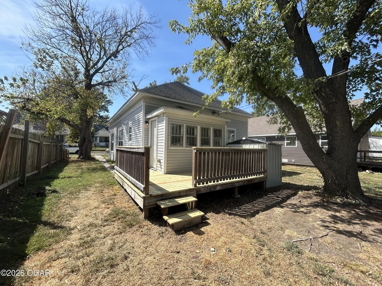 1517 Kentucky Ave - Photo 2 of 5