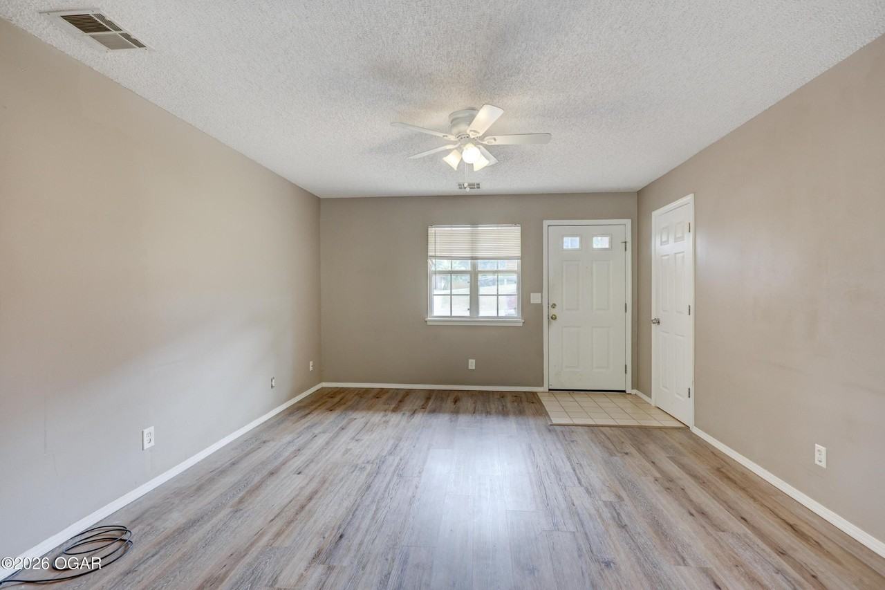 3812 Indiana Ave - Photo 5 of 18