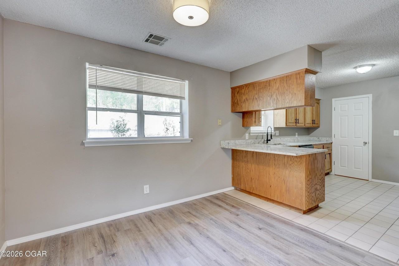 3812 Indiana Ave - Photo 6 of 18
