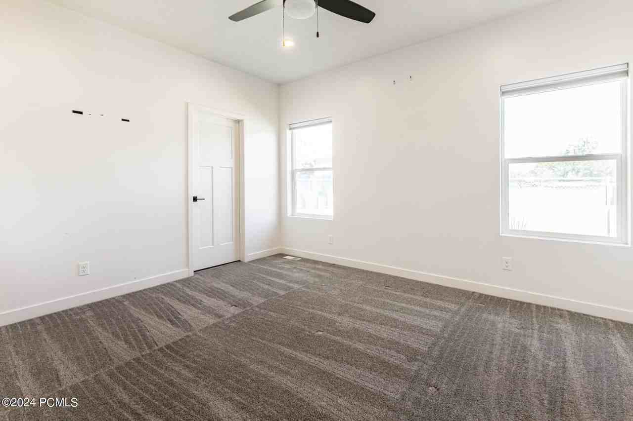4261 S Steele Creek Ct - Photo 4 of 26