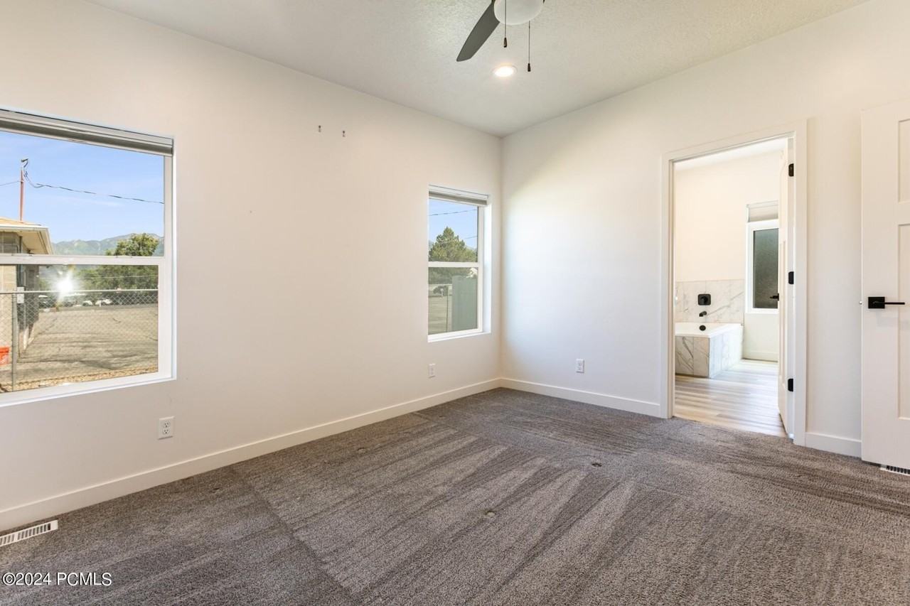 4261 S Steele Creek Ct - Photo 5 of 26