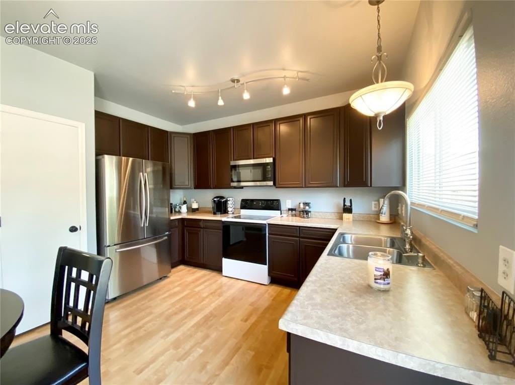 5241 Mountain Air Cir - Photo 2 of 20