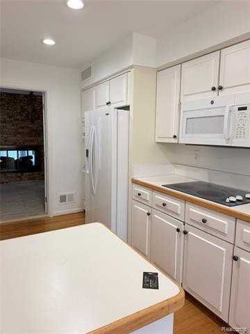 2011 Bordeaux St - Photo 3 of 18