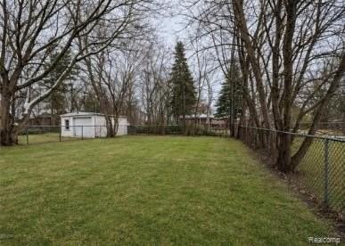 15228 Lappin St - Photo 4 of 18
