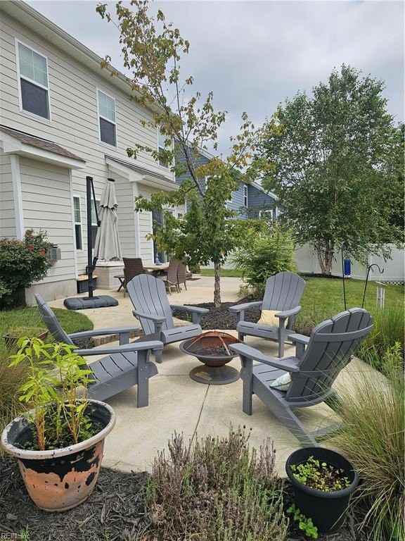141 Bella Dr - Photo 4 of 31