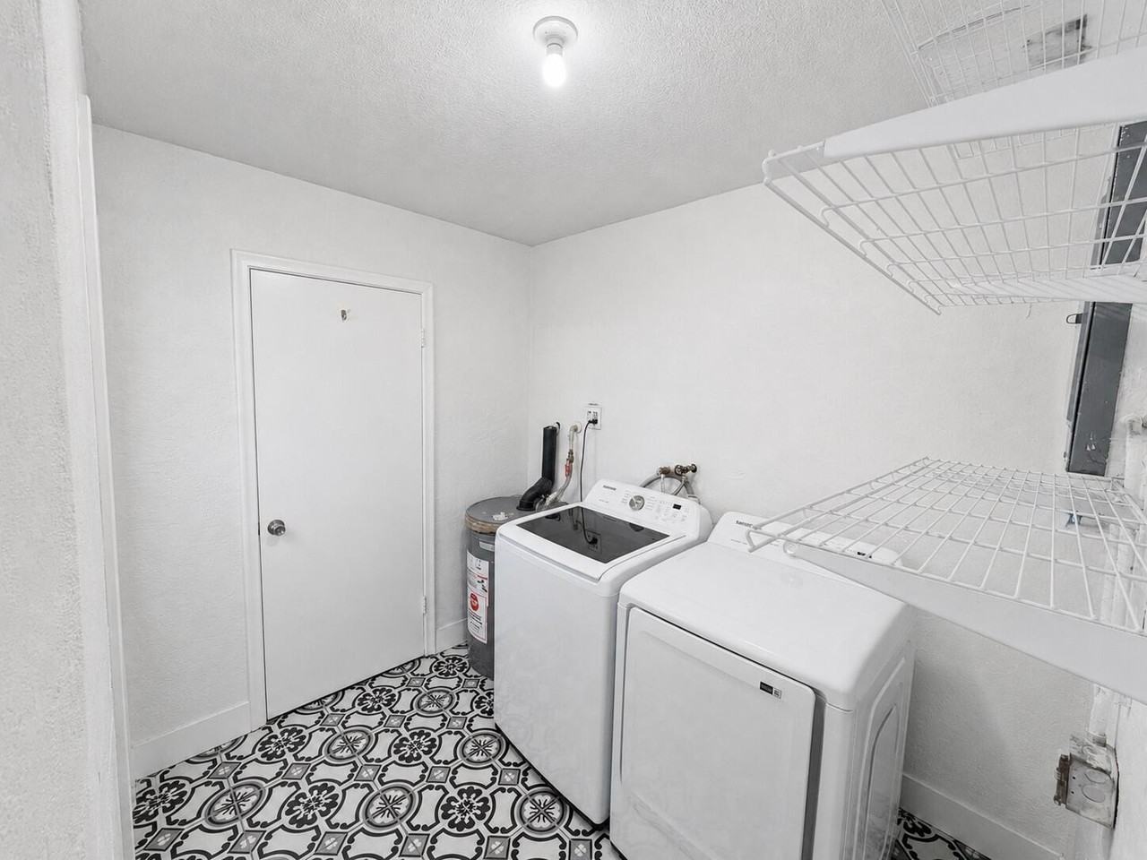 2821 Duke Ln - Photo 2 of 19