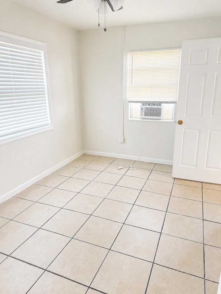 518 N 6th St - Photo 6 of 7