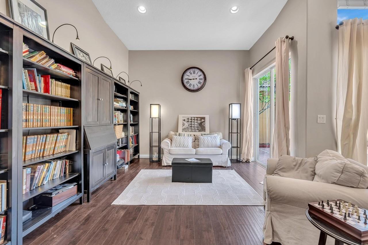 5828 Nw 121st Ave - Photo 2 of 50