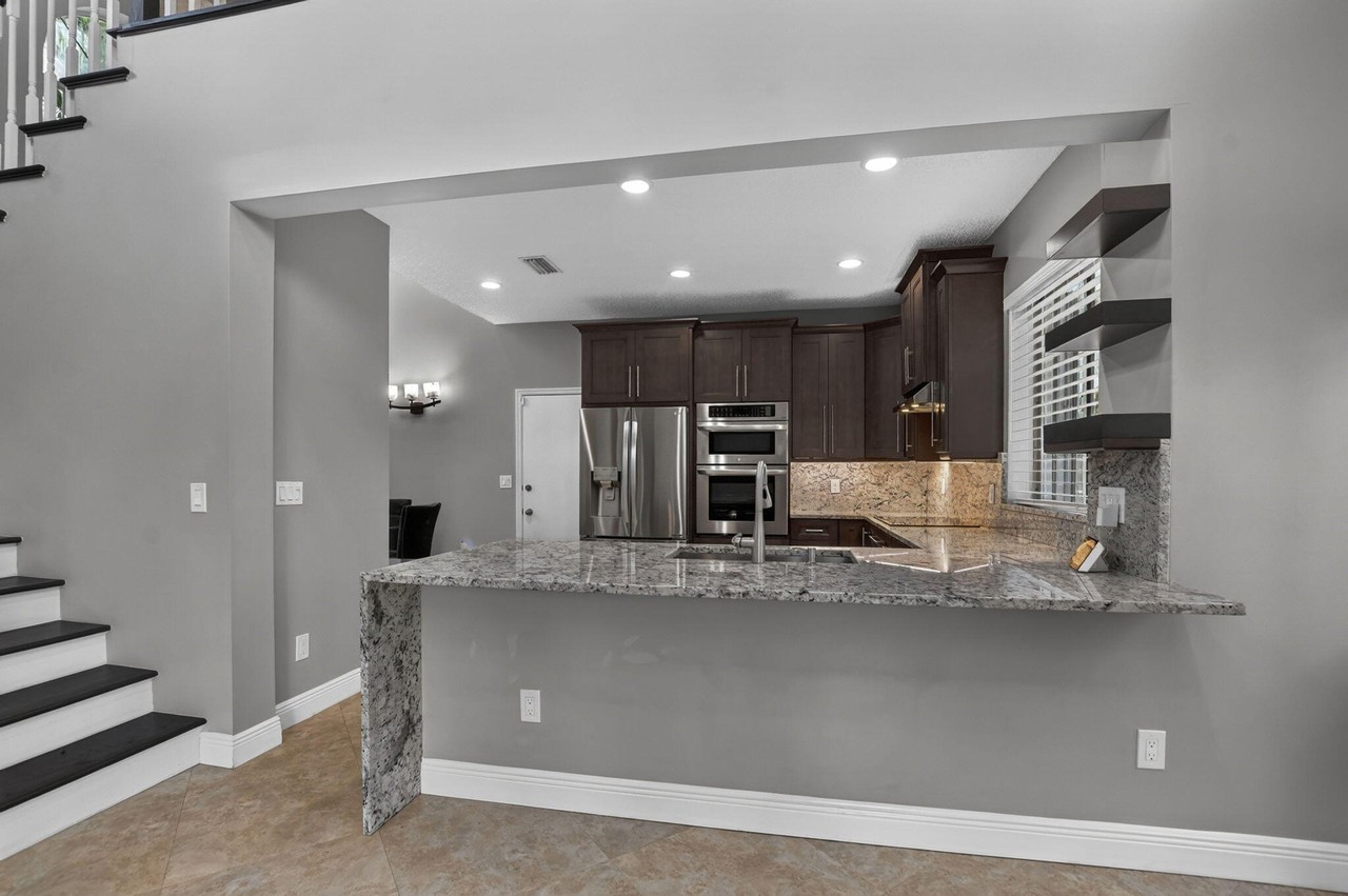 17626 Tiffany Trace Dr - Photo 3 of 49