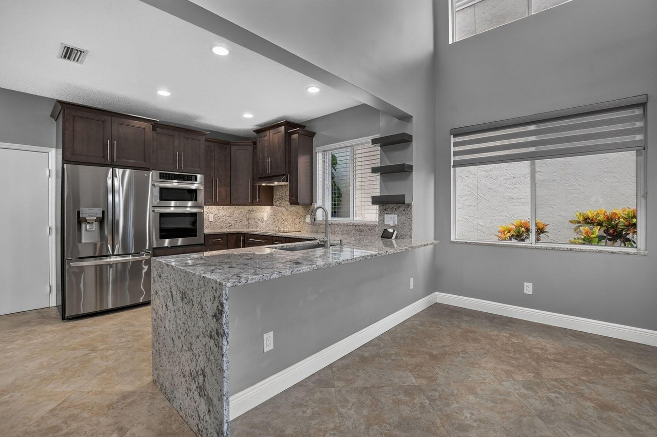 17626 Tiffany Trace Dr - Photo 4 of 49