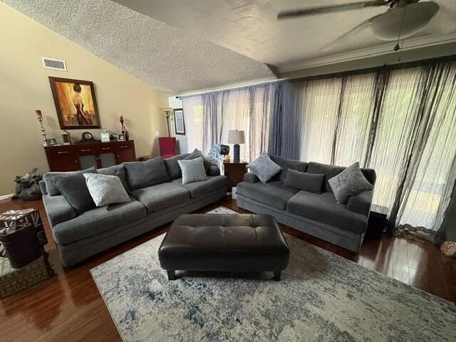 249 Pleasant Wood Dr - Photo 2 of 8