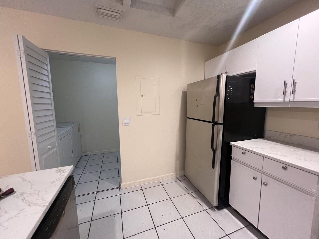 5320 Elmhurst Rd #B - Photo 6 of 16