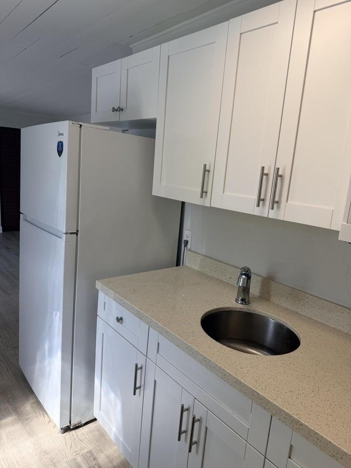 617 54th St #2 - Photo 2 of 2
