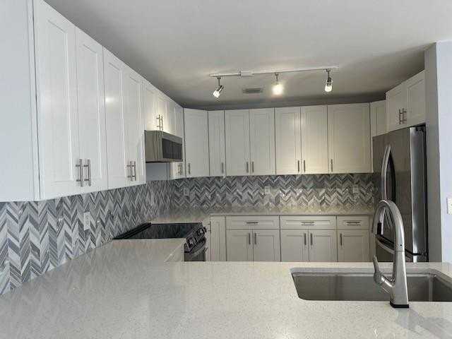 4151 Eastridge Cir - Photo 7 of 47