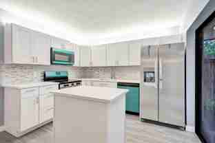 736 Nw 98th Cir - Photo 1 of 1