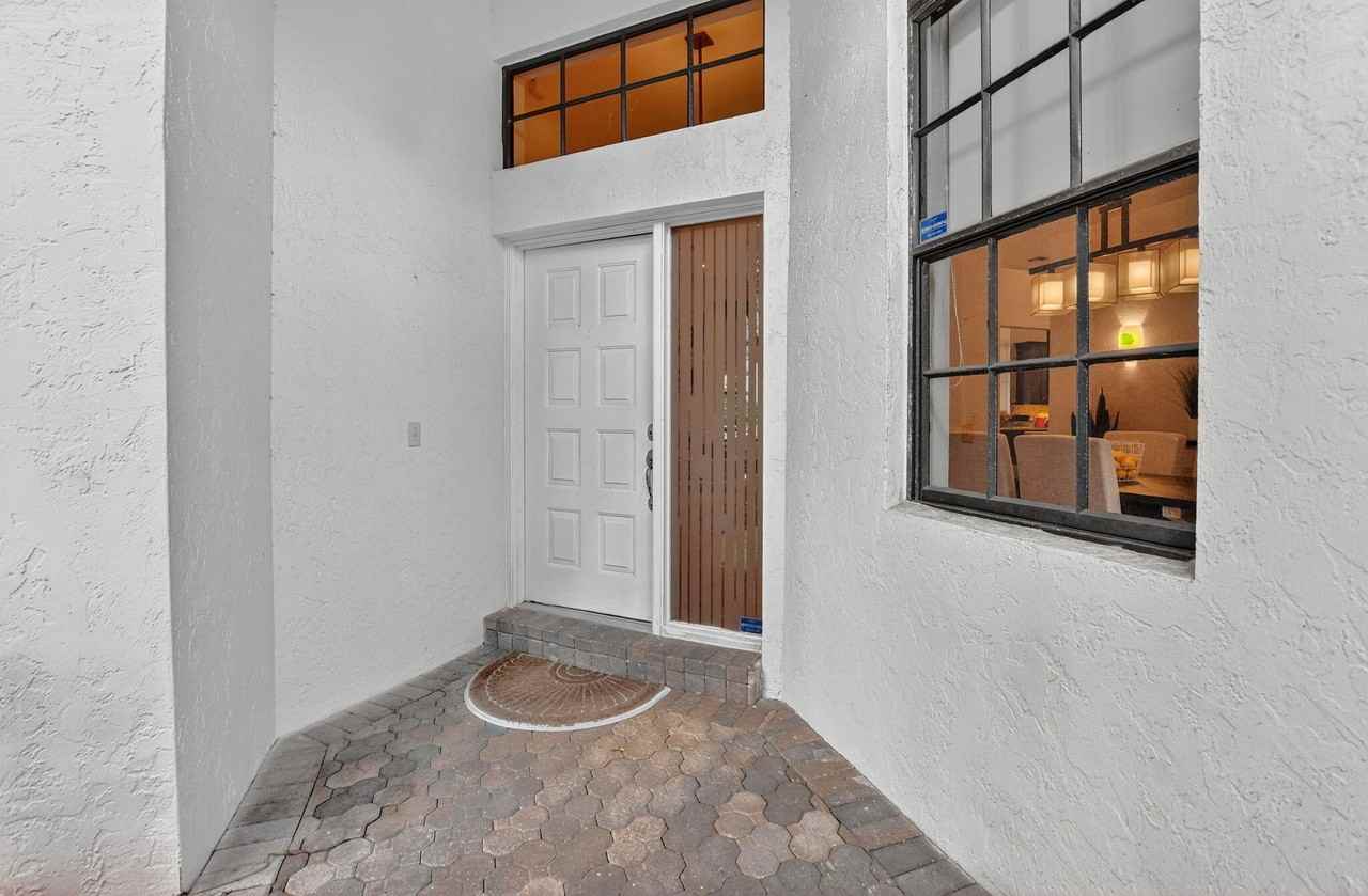 6301 Nw 25th Way - Photo 4 of 50