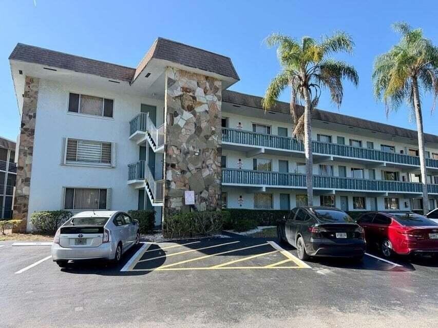2000 Springdale Blvd #102