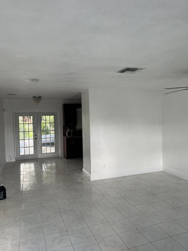 5315 Nw 16th Ct - Photo 2 of 6