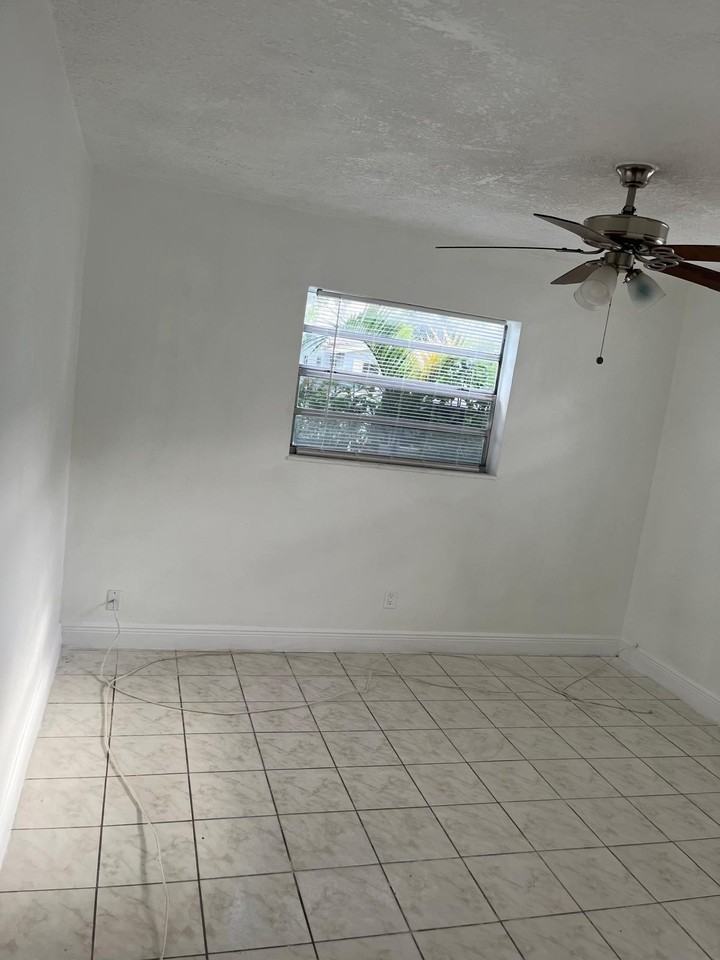 5315 Nw 16th Ct - Photo 4 of 6