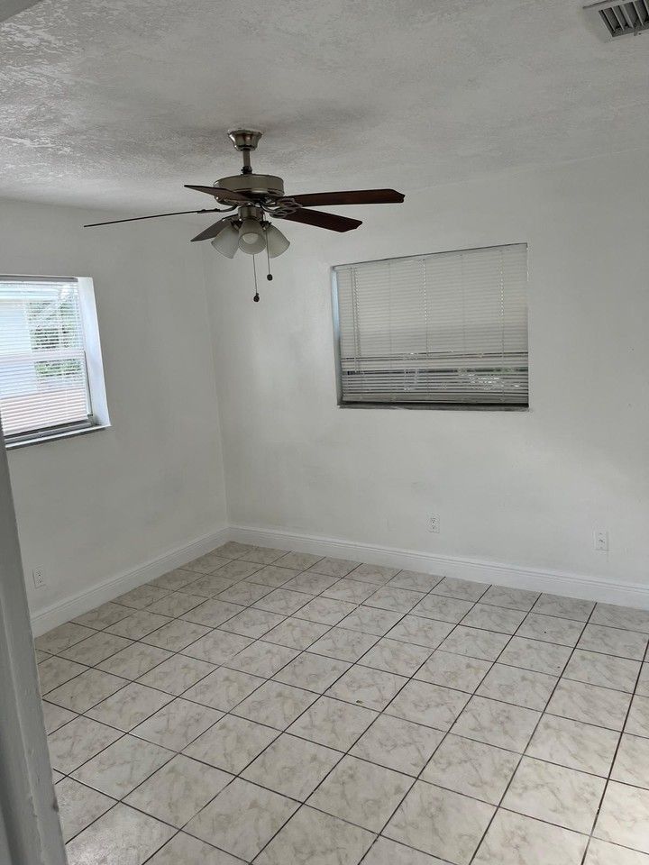 5315 Nw 16th Ct - Photo 5 of 6