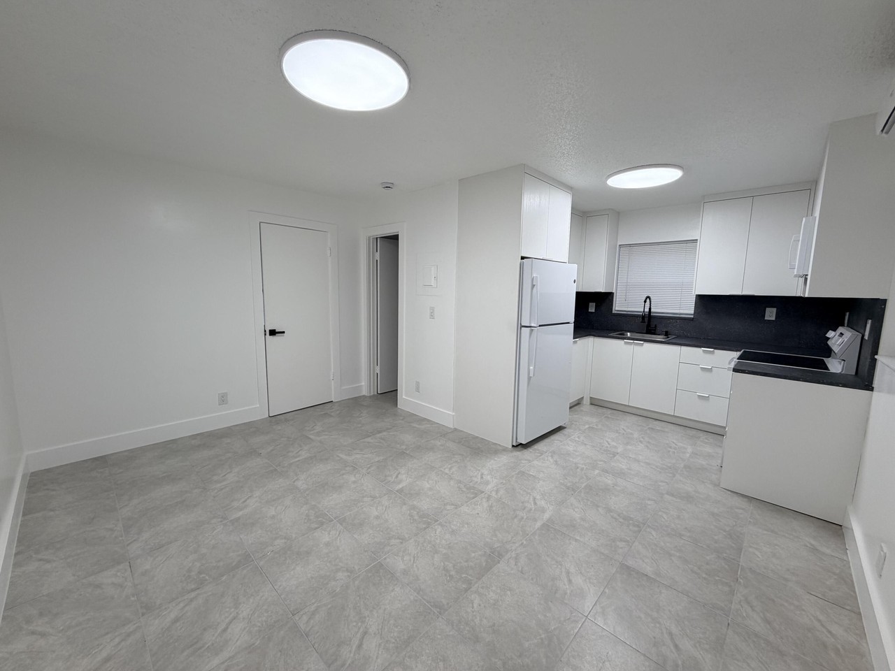 220 Nw 12th Ct #3 - Photo 5 of 23