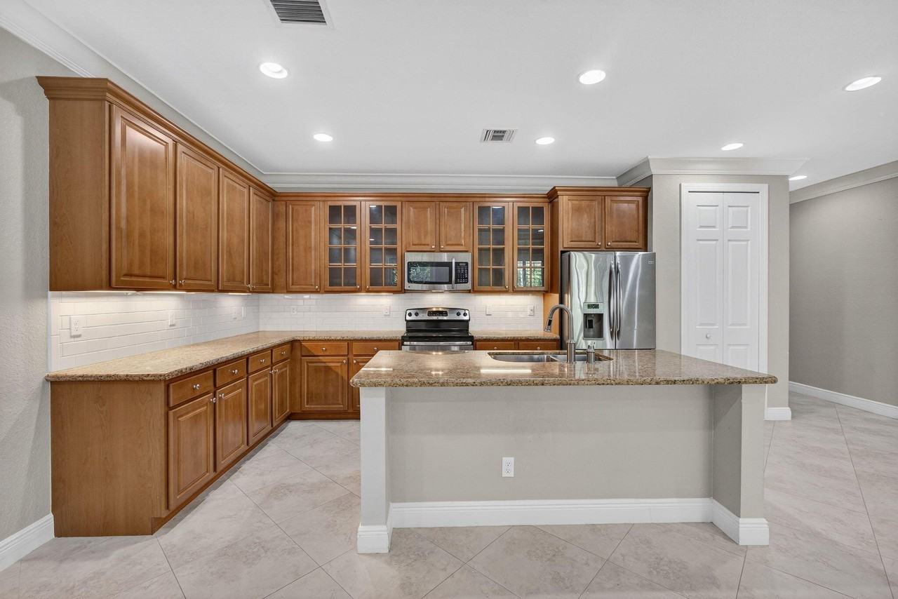 4803 Cadiz Cir - Photo 4 of 29