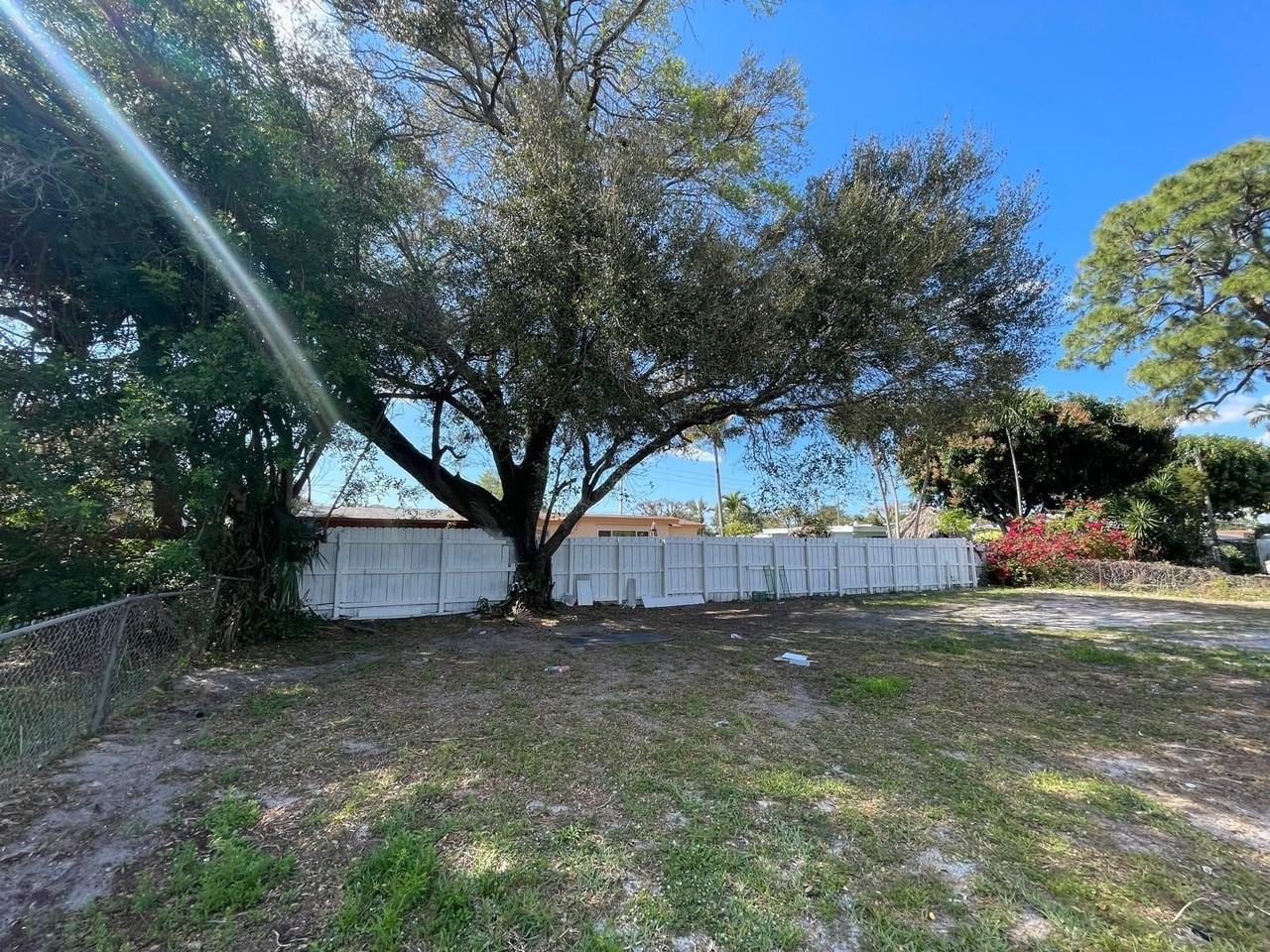431 Nw 33rd Ter - Photo 4 of 13
