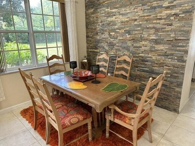 1828 Nw 79th Way - Photo 4 of 15