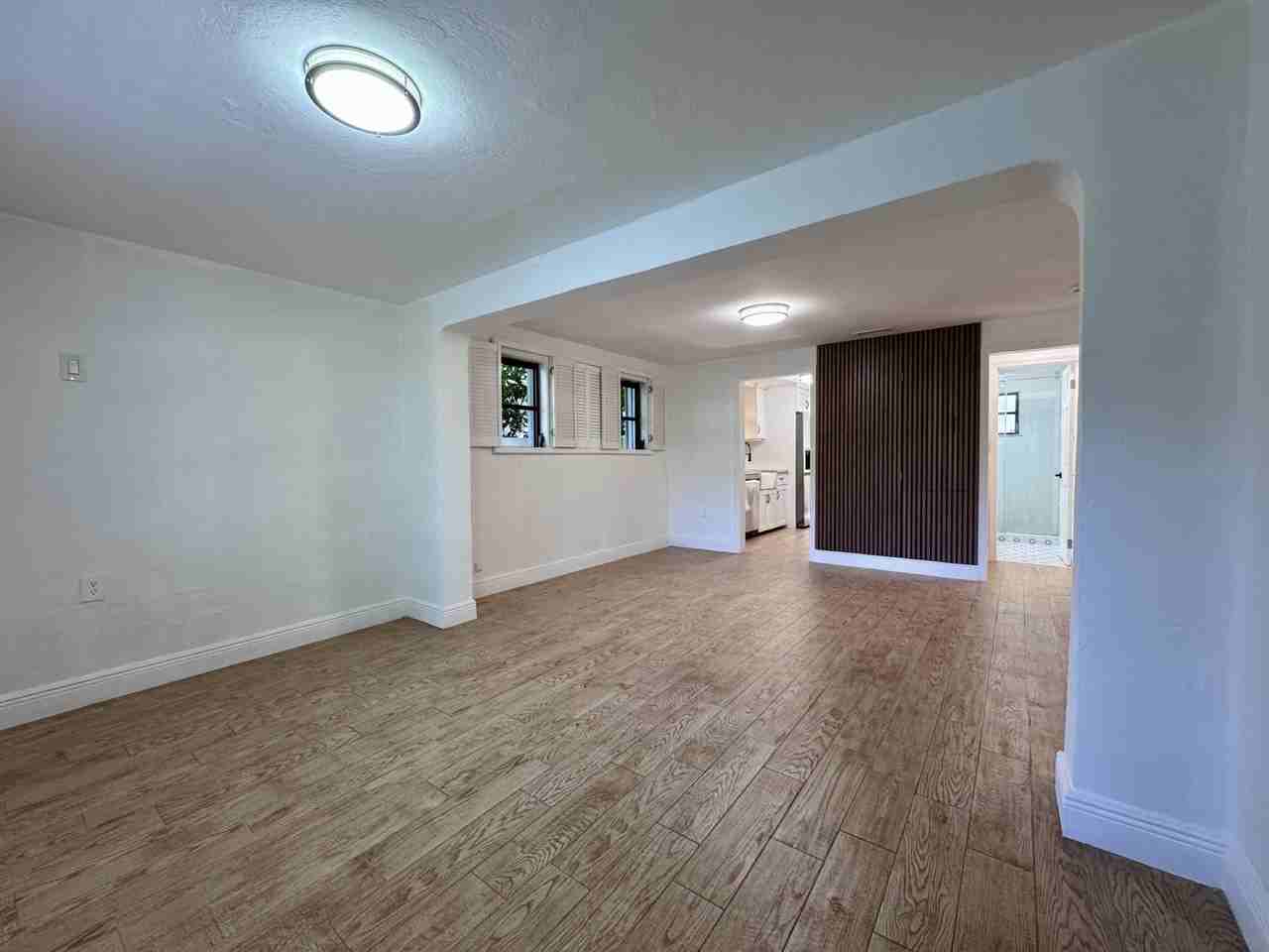 2390 Sw 18th Ave - Photo 5 of 44