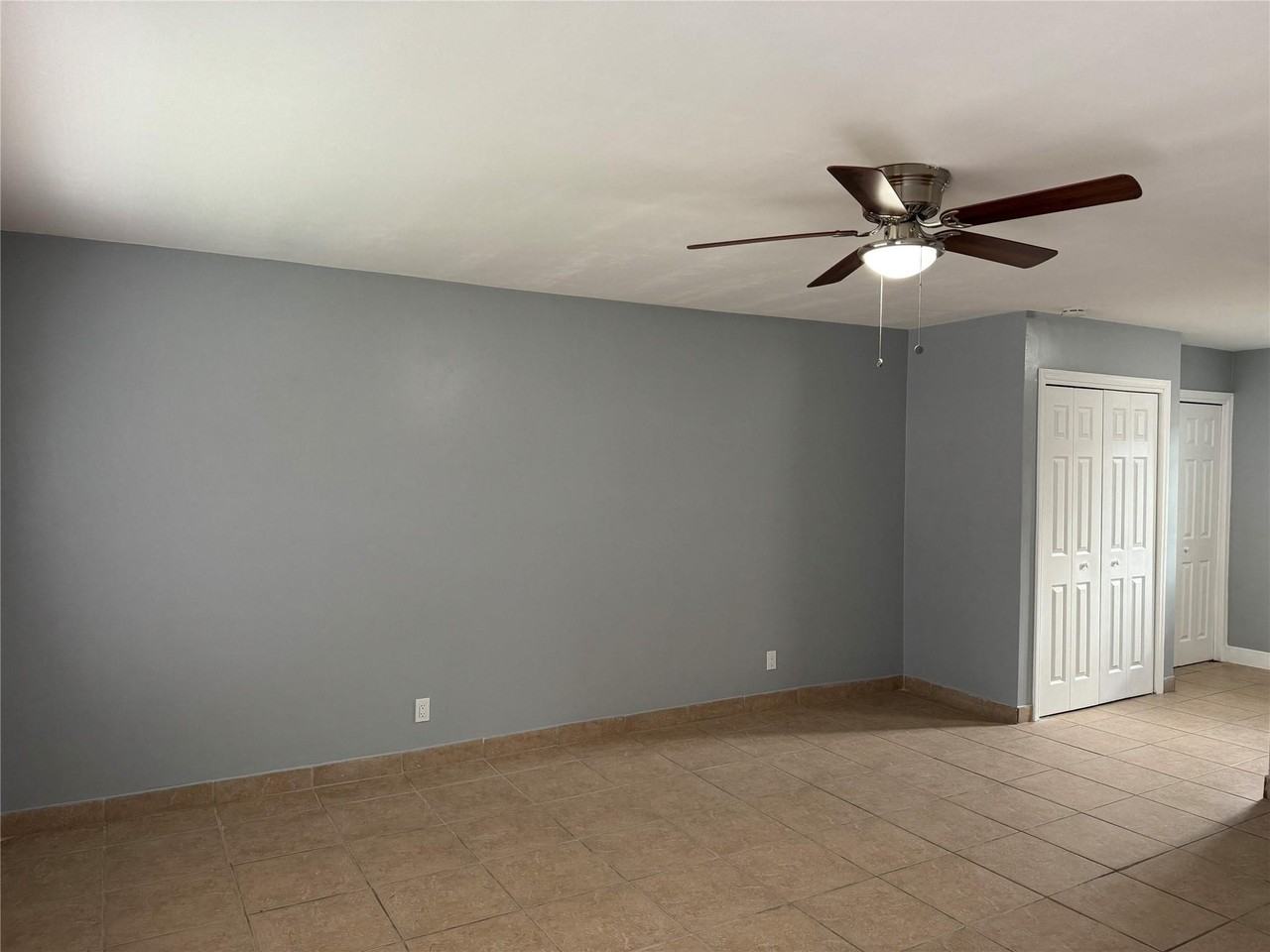 1036 Nw 5th Ave - Photo 4 of 14