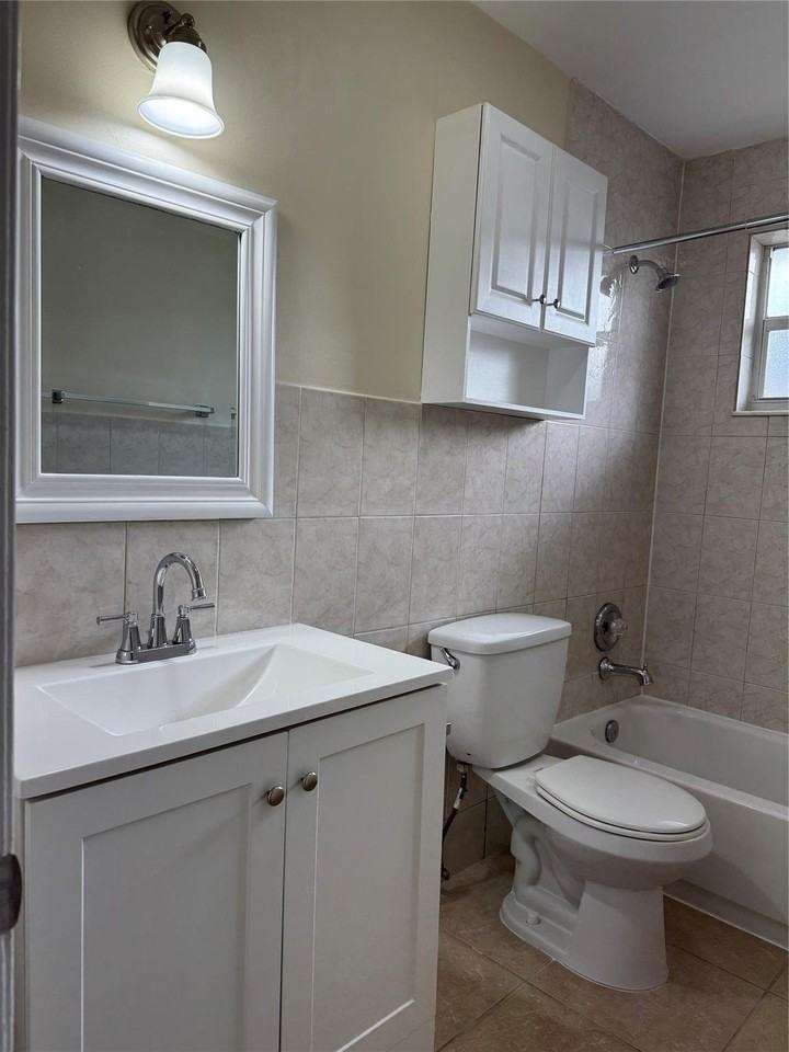 1036 Nw 5th Ave - Photo 7 of 14