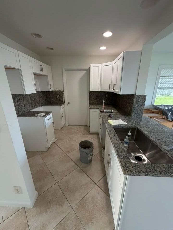 514 Sw 20th St - Photo 2 of 2