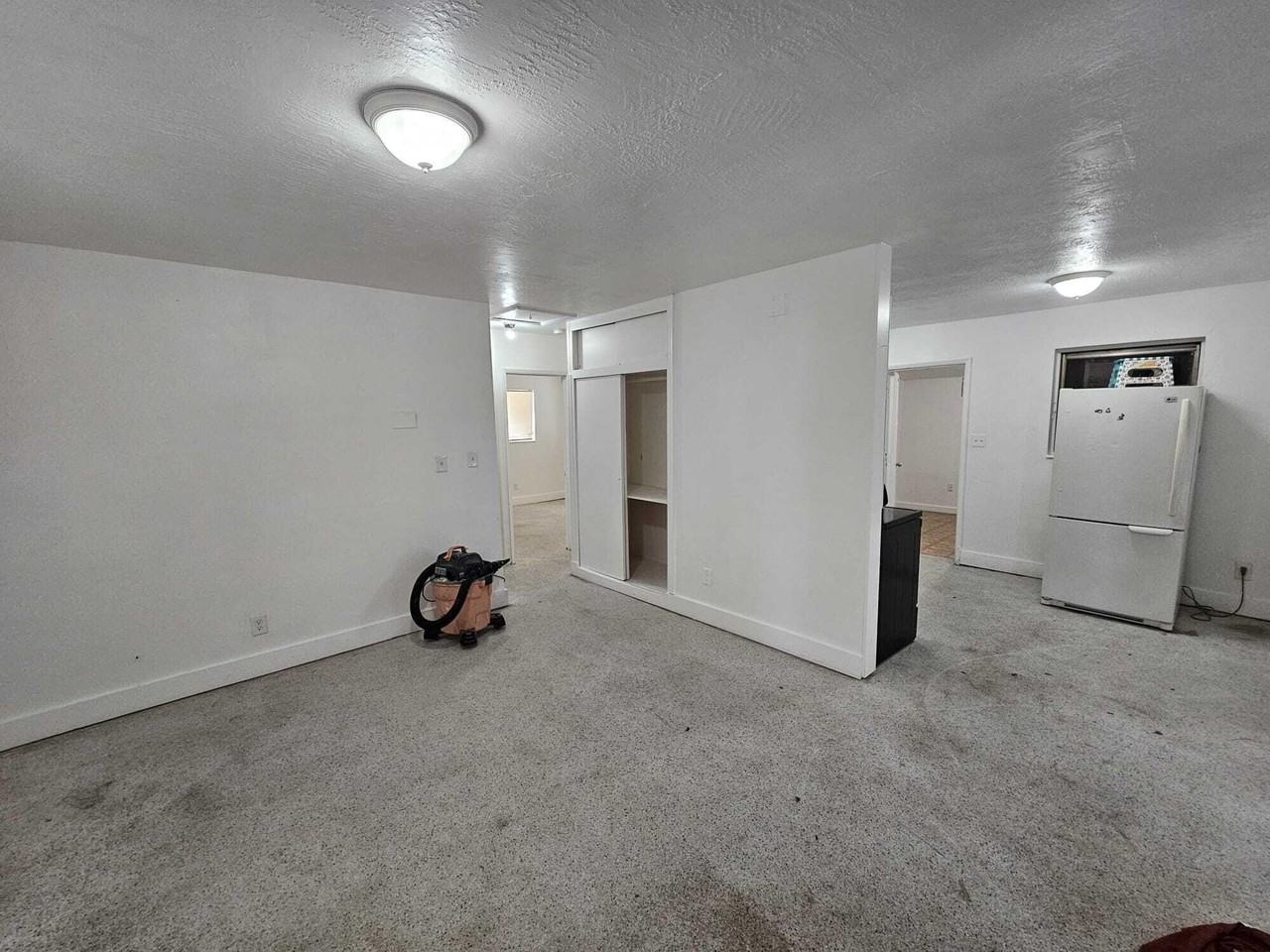 2740 Nw 2nd St - Photo 5 of 13