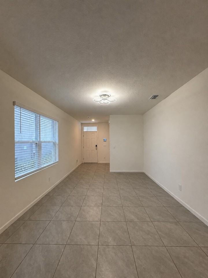 12251 Sw Nettuno Way - Photo 4 of 21