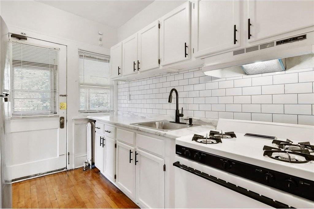 2415 Harriet Ave - Photo 7 of 14