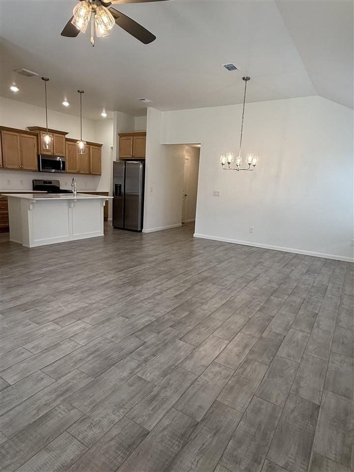 2816 S Bowling Dr - Photo 4 of 42
