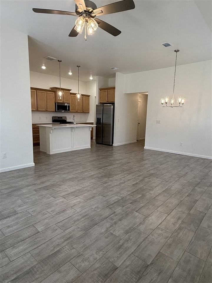 2816 S Bowling Dr - Photo 5 of 42