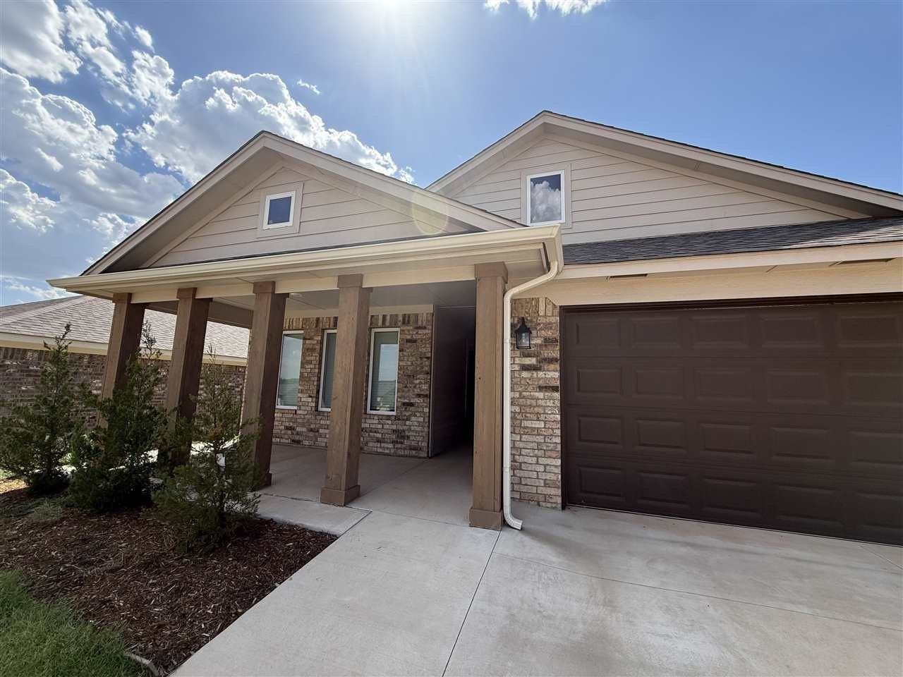 2816 S Bowling Dr - Photo 2 of 42