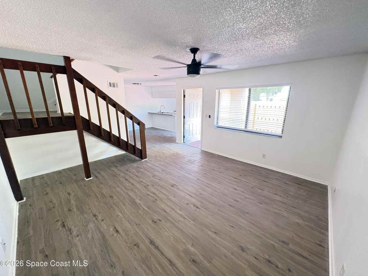8787 Live Oak Ct - Photo 5 of 17