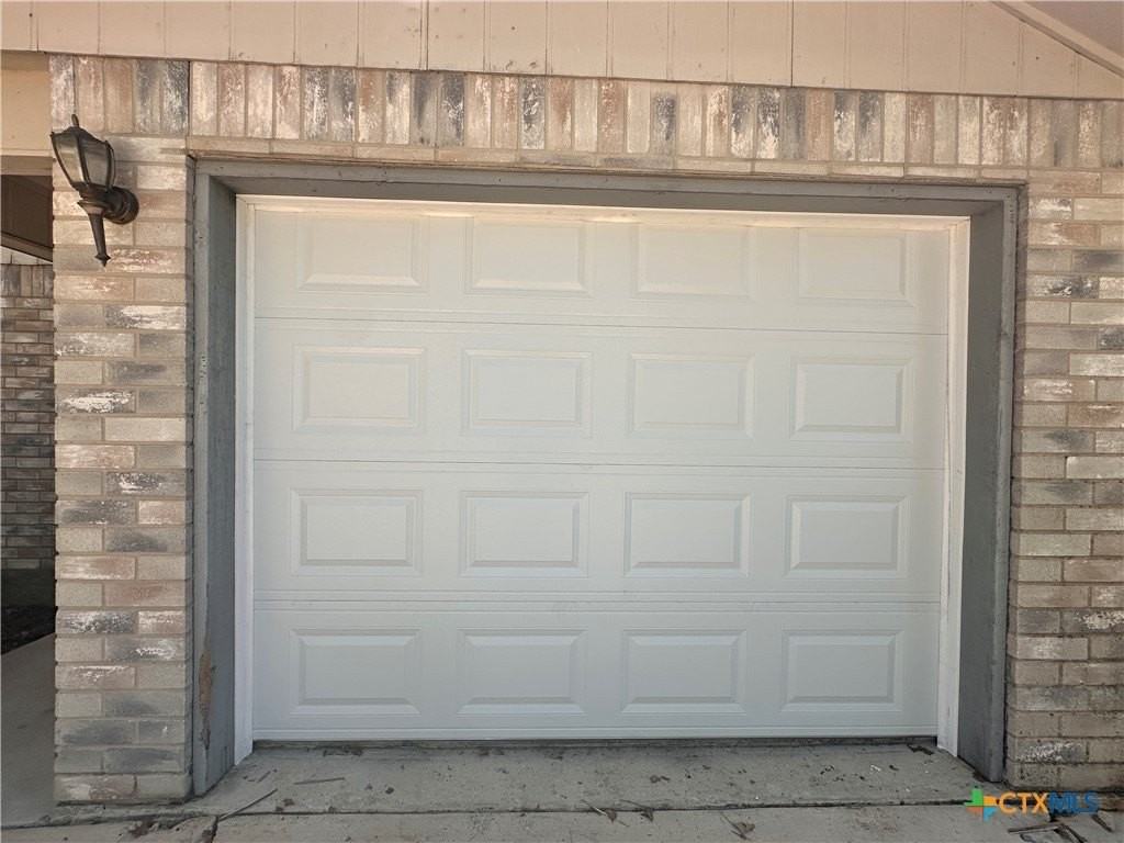 129 Riverside Dr - Photo 3 of 18